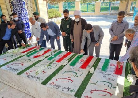 غبار روبی و عطرافشانی مزار شهدای گمنام شهر جدید مهستان به مناسبت هفته دفاع مقدس