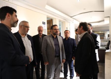 بازدید سرزده رئیس کل دادگستری استان البرز از مجتمع حقوقی کرج