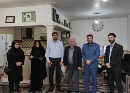 دیدار مدیر درمان تامین اجتماعی استان البرز با تعدادی از جانبازان و خانواده معظم شهدا