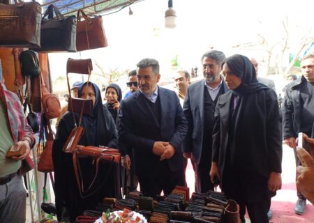 نمایشگاه صنایع‌دستی و سوغات در دهکده تفریحی و گردشگری باغستان افتتاح شد